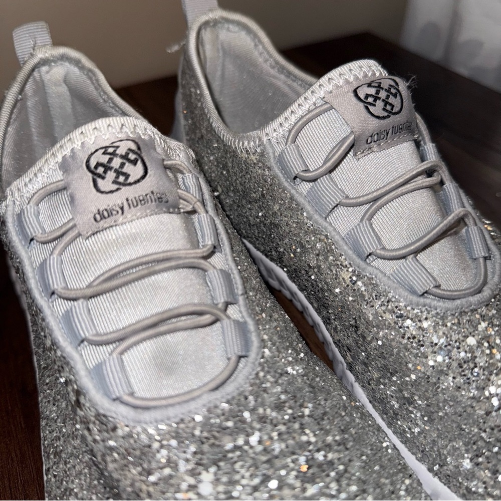 Daisy Fuentes Silver Glitter Sneakers 10M - Picture 7 of 10